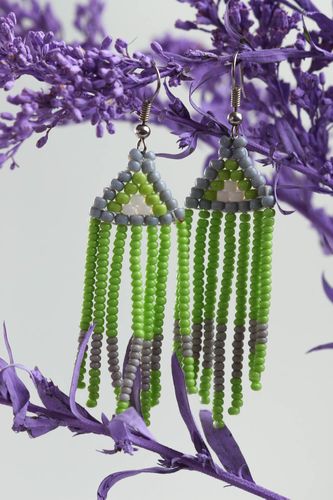 Boucles doreilles design Bijou fait main vertes perles rocaille Cadeau original - MADEheart.com