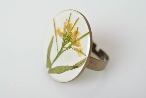 Beautiful handmade round top ring with real flowers coated with epoxy summer - MADEheart.com