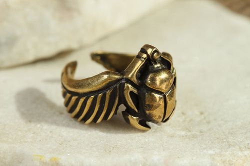 Anel de bronze feito à mão Escaravelho - MADEheart.com