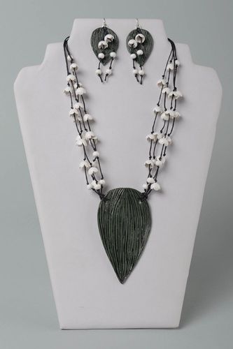Boucles doreilles Collier fait main Cadeau femme en pâte polymère tendance - MADEheart.com
