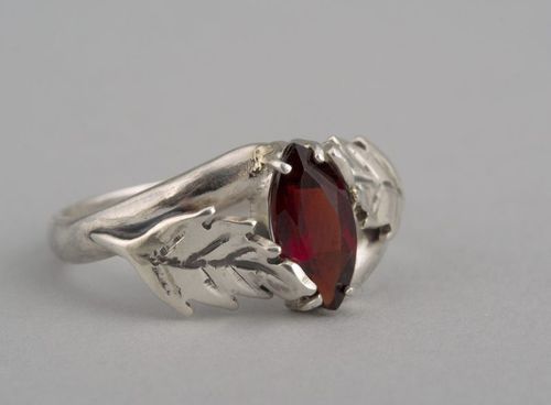 Garnet silver ring - MADEheart.com
