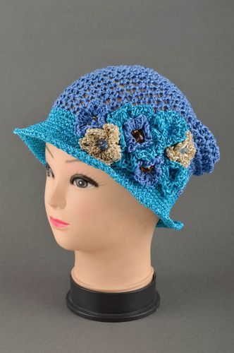 Вязаная шляпа ручной работы головной убор женская шляпа голубая с цветами - MADEheart.com