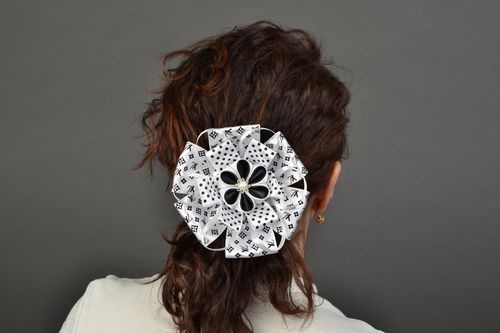 Coletero para el cabello con flor - MADEheart.com