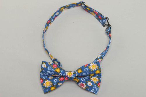 Motley cotton bow tie - MADEheart.com