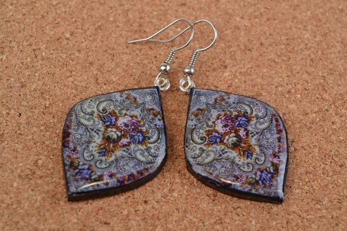 Pendientes originales de arcilla polimérica en técnica de decoupage artesanales - MADEheart.com