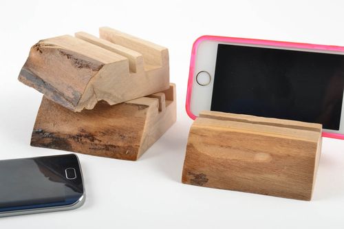 Small homemade phone stands cut out of wood varnished set of 3 items designer  - MADEheart.com