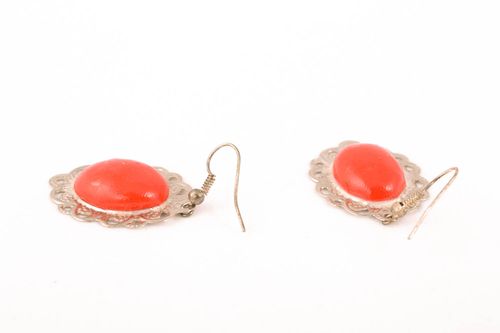 Vintage plastic earrings - MADEheart.com