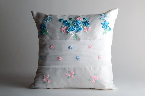 Handmade gabardine pillowcase with satin ribbon embroidery with a zipper small white - MADEheart.com