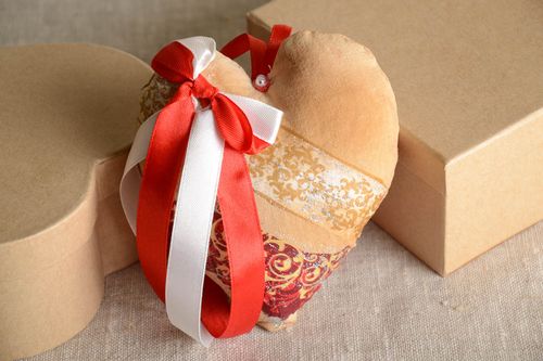 Colgante decorativo corazón hecho a mano adorno para casa souvenir original - MADEheart.com