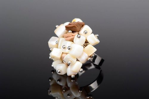 Ring mit Perlmutter  - MADEheart.com