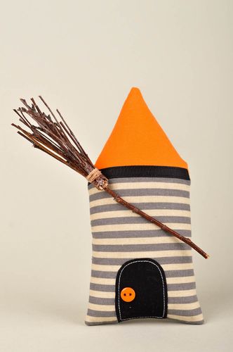 Giocattolo decorativo fatto a mano pupazzo morbido elemento decorativo  - MADEheart.com