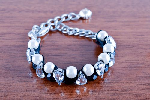Handmade bracelet designer bracelet beaded jewelry unusual accessory gift ideas - MADEheart.com