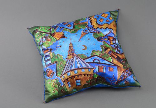 Coussin carré en satin et soie fait main décoration dintérieur Paysage féerique - MADEheart.com