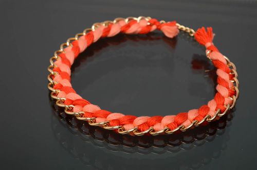 Coral woven necklace - MADEheart.com