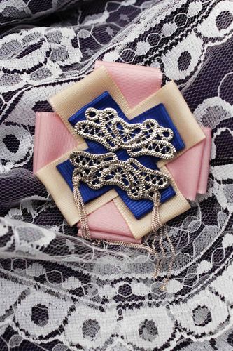 Handmade designer brooch unusual textile brooch stylish cute accessory - MADEheart.com