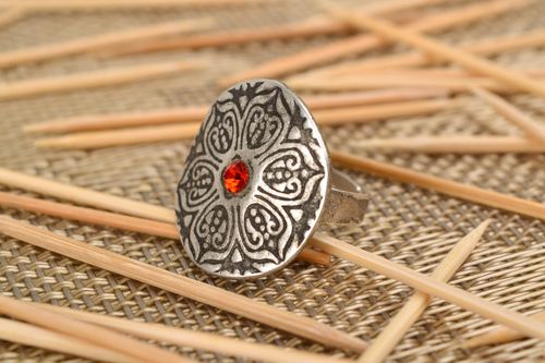 Massiver Ring aus Metall - MADEheart.com