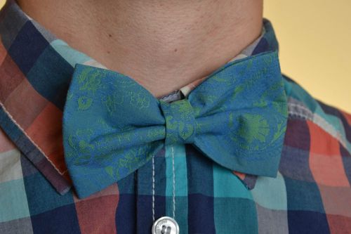 Stylish handmade designer textile bow tie of beautiful color - MADEheart.com
