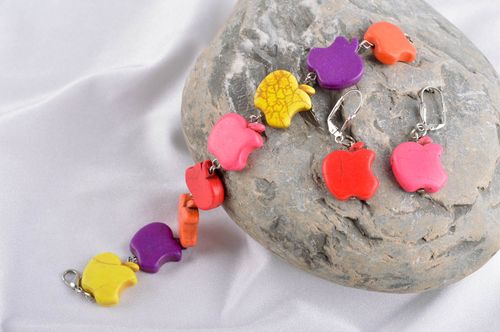 Parure de Bijoux plastiques fait main Bracelet boucles doreilles avec pommes - MADEheart.com