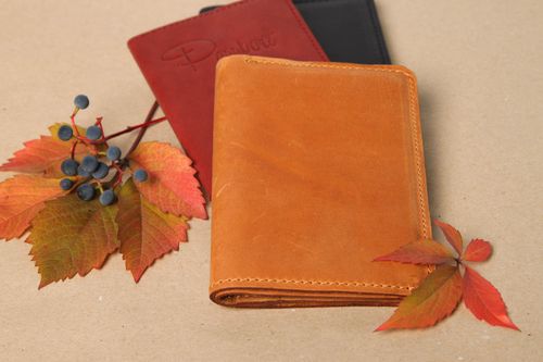 Stylish handmade leather wallet fashion accessories best gifts for him - MADEheart.com