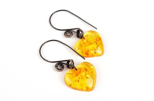 Boucles doreilles coeur jaune Bijou fait main en cuivre pendantes Cadeau femme - MADEheart.com