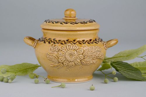 Pot with modeling of white clay - MADEheart.com