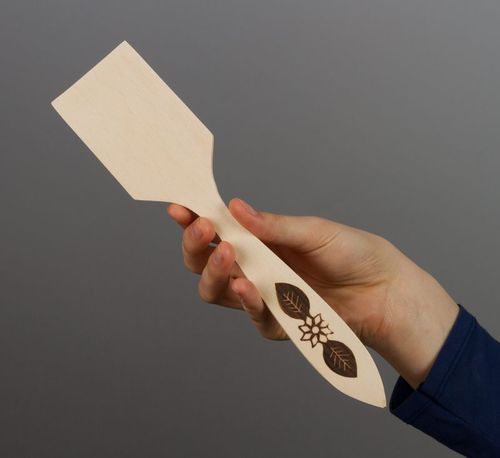 Spatule de cuisine en bois - MADEheart.com