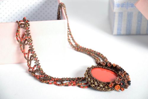 Girocollo fatto a mano collana originale con perline e pietra ornamentale - MADEheart.com
