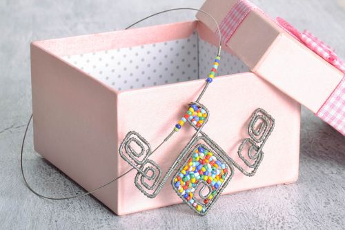 Pingente de miçangas artesanais - MADEheart.com