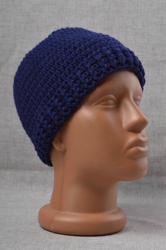 Bonnet tricot Chapeau fait main en bleu foncé Vêtement enfant garçon design - MADEheart.com