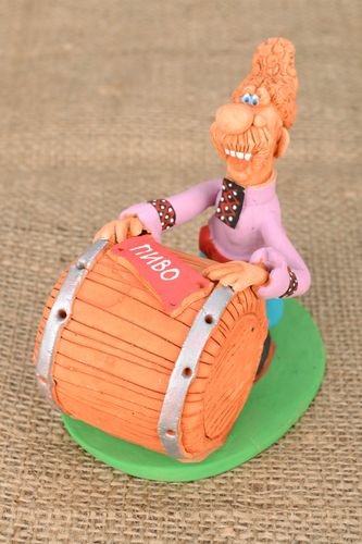 Statuetta divertente in argilla fatta a mano figurina decorativa in ceramica  - MADEheart.com