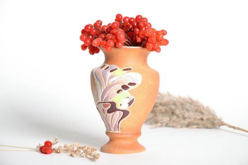 Vase mit schöner Form - MADEheart.com