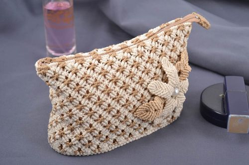 Handmade capacious macrame cosmetics bag of beige color with zipper fastener - MADEheart.com