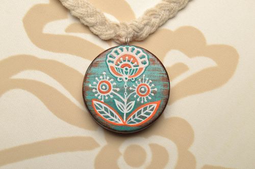 Colgante hecho a mano de madera Flor - MADEheart.com