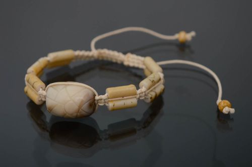 Bracelet tressé en perles fantaisie et cordon au lait - MADEheart.com