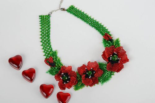 Collier coquelicot Bijou fait main large en perles de rocaille Cadeau femme - MADEheart.com
