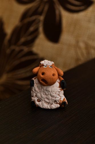 Figurina fatta a mano in ceramica carino animaletto souvenir in terracotta - MADEheart.com