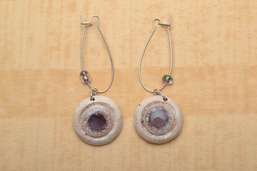 Boucles doreilles rondes en céramique et verre multicolore Lilas - MADEheart.com