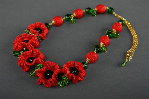 Collar tejido a ganchillo - MADEheart.com