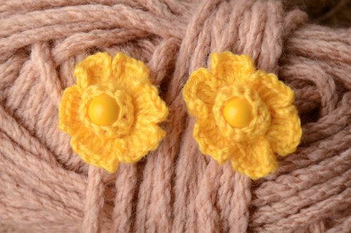 Barrettes pour cheveux tricotées faites main en forme de fleurs jaunes - MADEheart.com