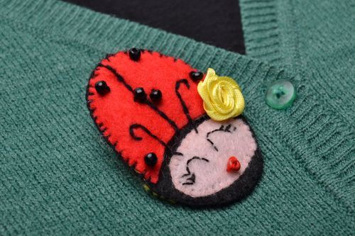Childrens felt brooch Ladybug - MADEheart.com