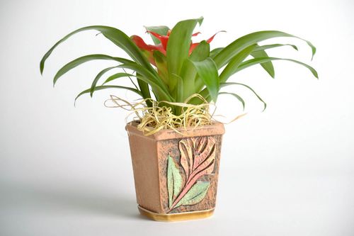 Flowerpot with support - MADEheart.com