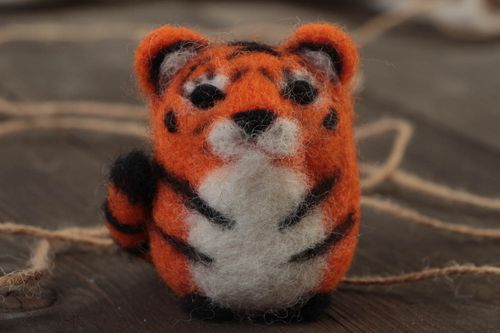 Small handmade natural wool soft toy tiger needle felting technique - MADEheart.com