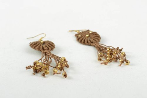 Boucles doreilles pendantes en macramé faites main - MADEheart.com