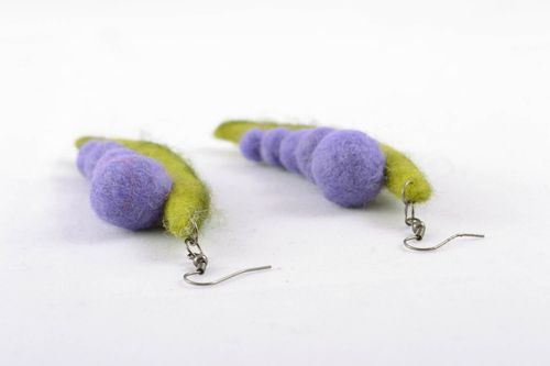 Boucles doreilles artisanales en laine faites main - MADEheart.com