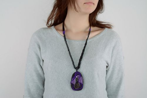 Beautiful leather pendant - MADEheart.com