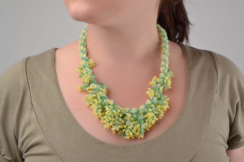 Collier en perles de rocaille et pierres naturelles fait main vert-jaune - MADEheart.com