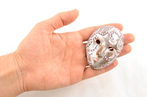 Maschera in ceramica piccola fatta a mano souvenir da parete dipinto originale  - MADEheart.com