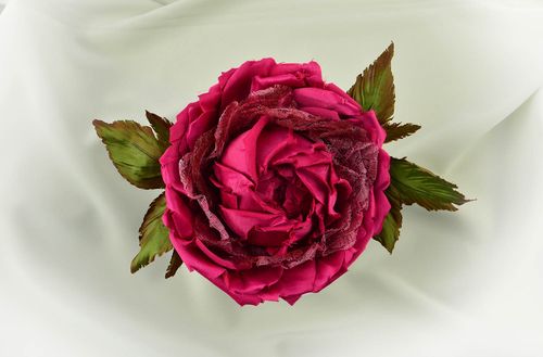 Broche fleur faite main Pince cheveux grosse soie satin Cadeau pour femme - MADEheart.com