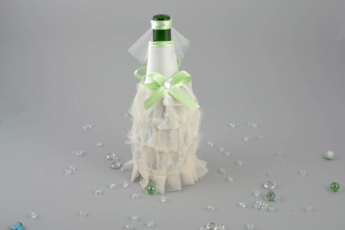 Одежда для невесты на бутылку белое с зеленым платье из атласа хенд мейд - MADEheart.com