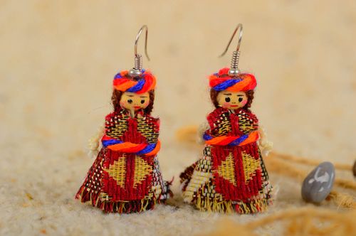 Boucles doreilles poupées Bijou fait main style ethnique Cadeau femme - MADEheart.com